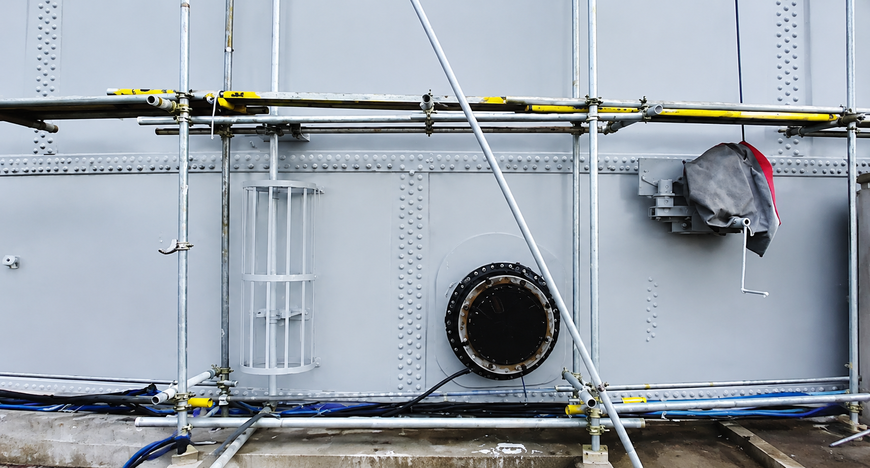 Interior lining of tanks and pipes